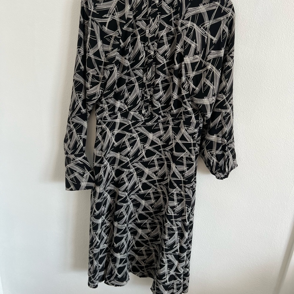 $450 Equipment Women's Black Julee Printed Silk Button-Down Shirt Dress Size M - Picture 4 of 6